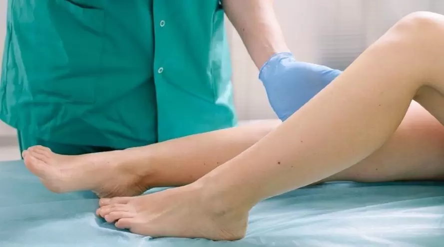 After examination, the phlebologist will prescribe a modern method of treating varicose veins of the legs